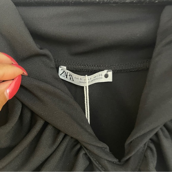 Zara Cutout Top in Black - Picture 3 of 5